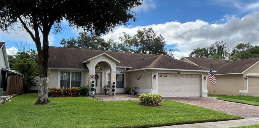 House in Orlando, Florida 3 bedrooms, 123.75 sq.m. № 1902097