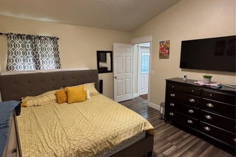 House in Orlando, Florida 3 bedrooms, 123.75 sq.m. № 1902097 - photo 18