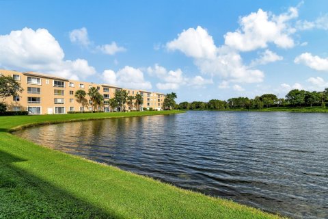 Condo in Boynton Beach, Florida, 2 bedrooms  № 747912 - photo 1