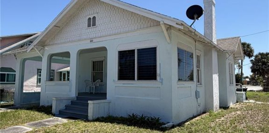House in Daytona Beach, Florida 3 bedrooms, 89.19 sq.m. № 2197219