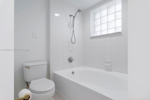 Condominio en venta en Aventura, Florida, 3 dormitorios, 122.63 m2 № 2088754 - foto 20