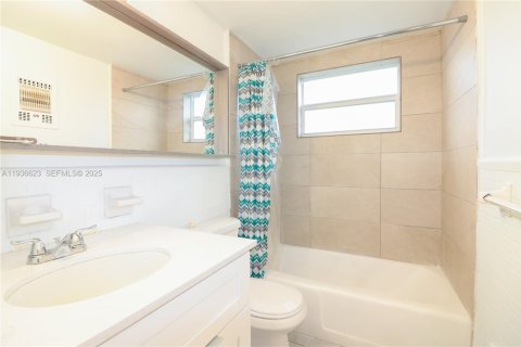 Apartment in Hallandale Beach, Florida 1 bedroom, 65.03 sq.m. № 1994608 - photo 14