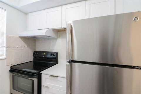 Apartment in Hallandale Beach, Florida 1 bedroom, 65.03 sq.m. № 1994608 - photo 7