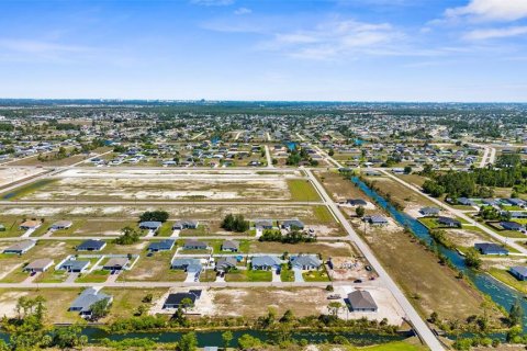 Land in Cape Coral, Florida № 1690877 - photo 12