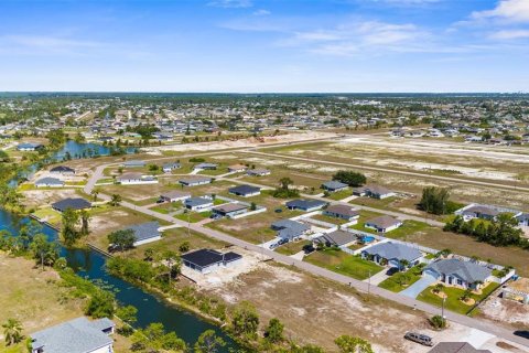 Land in Cape Coral, Florida № 1690877 - photo 11