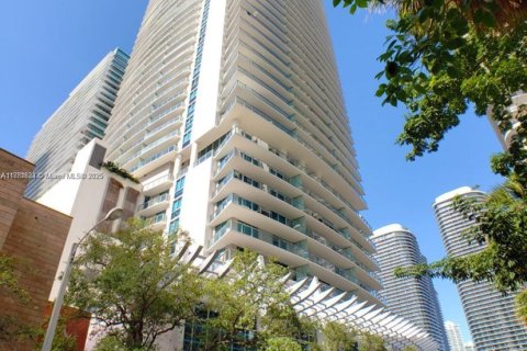 Condo in Miami, Florida, 2 bedrooms  № 1924743 - photo 9