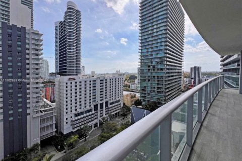Condo in Miami, Florida, 2 bedrooms  № 1924743 - photo 4
