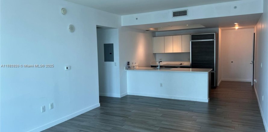 Condo in Miami, Florida, 2 bedrooms  № 1924743
