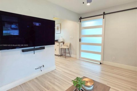 Villa ou maison à louer à Oakland Park, Floride: 3 chambres, 91.23 m2 № 1956702 - photo 5