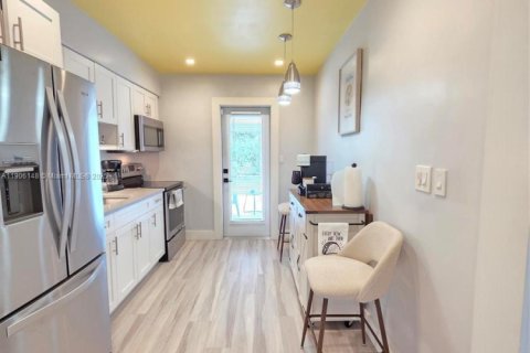 Villa ou maison à louer à Oakland Park, Floride: 3 chambres, 91.23 m2 № 1956702 - photo 2