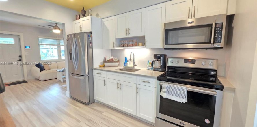 Villa ou maison à Oakland Park, Floride 3 chambres, 91.23 m2 № 1956702