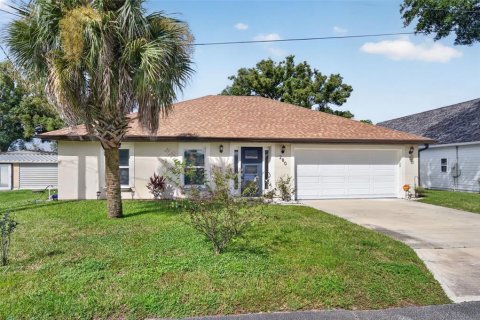 House in Oak Hill, Florida 3 bedrooms, 128.39 sq.m. № 2428702 - photo 2