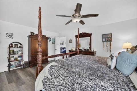 House in Oak Hill, Florida 3 bedrooms, 128.39 sq.m. № 2428702 - photo 20
