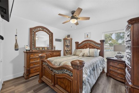 House in Oak Hill, Florida 3 bedrooms, 128.39 sq.m. № 2428702 - photo 22