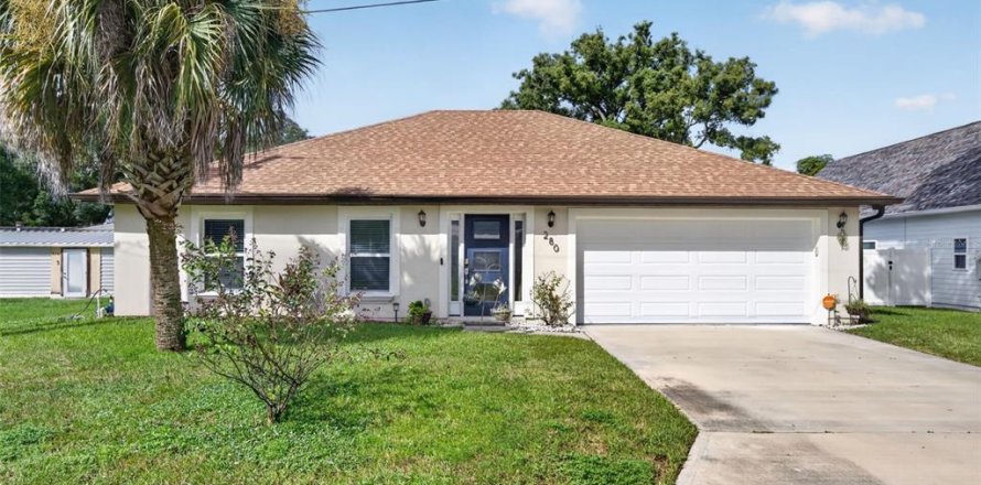 House in Oak Hill, Florida 3 bedrooms, 128.39 sq.m. № 2428702