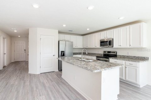 House in North Port, Florida 3 bedrooms, 125.14 sq.m. № 2103370 - photo 2