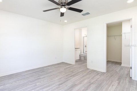 House in North Port, Florida 3 bedrooms, 125.14 sq.m. № 2103370 - photo 8