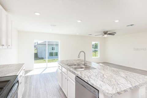 House in North Port, Florida 3 bedrooms, 125.14 sq.m. № 2103370 - photo 5