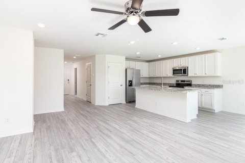 House in North Port, Florida 3 bedrooms, 125.14 sq.m. № 2103370 - photo 4