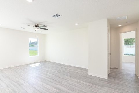 House in North Port, Florida 3 bedrooms, 125.14 sq.m. № 2103370 - photo 10