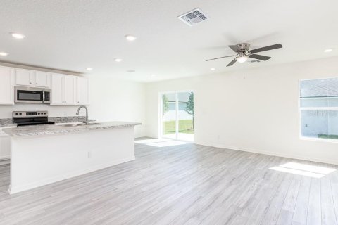House in North Port, Florida 3 bedrooms, 125.14 sq.m. № 2103370 - photo 6