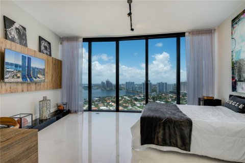 Condo in Sunny Isles Beach, Florida, 3 bedrooms № 2081912 - photo 16