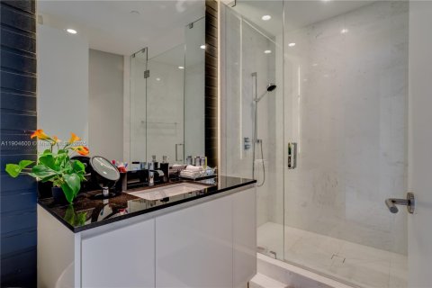 Condo in Sunny Isles Beach, Florida, 3 bedrooms № 2081912 - photo 21