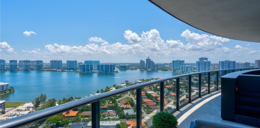 Condo in Sunny Isles Beach, Florida, 3 bedrooms № 2081912