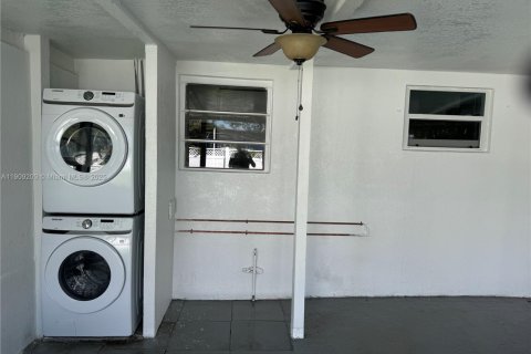 Villa ou maison à vendre à Hollywood, Floride: 3 chambres, 114.46 m2 № 1964811 - photo 10