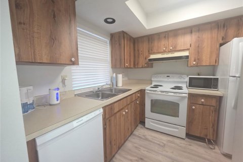 Condo in Clearwater, Florida, 1 bedroom  № 2099835 - photo 5