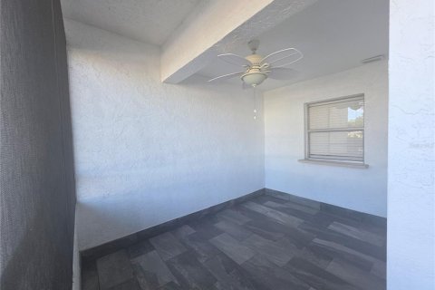Condo in Clearwater, Florida, 1 bedroom  № 2099835 - photo 17