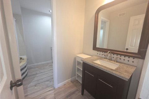 Condo in Clearwater, Florida, 1 bedroom  № 2099835 - photo 12