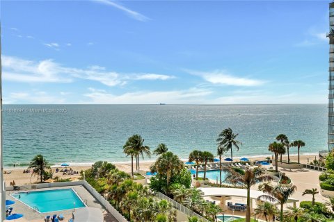 Condo in Fort Lauderdale, Florida, 1 bedroom  № 1770572 - photo 1
