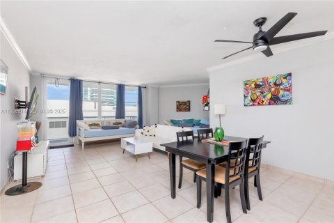 Купить кондоминиум в Холливуд, Флорида 1 спальня, 78.69м2, № 1989023 - фото 7