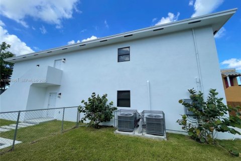 Снять в аренду виллу или дом в Майами, Флорида 3 спальни, 111.48м2, № 2002588 - фото 14