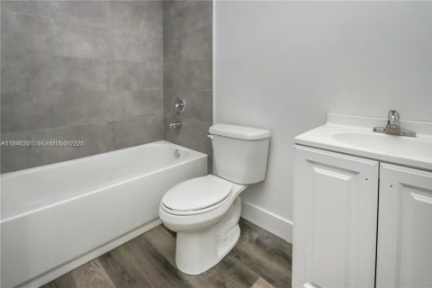 Снять в аренду виллу или дом в Майами, Флорида 3 спальни, 111.48м2, № 2002588 - фото 11