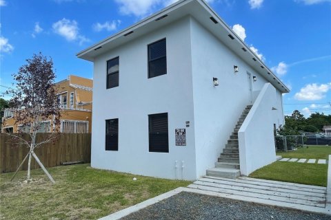 Дом в Майами, Флорида 3 спальни, 111.48м2 № 2002588