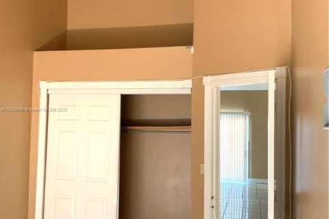 Townhouse in Lauderhill, Florida 2 bedrooms, 78.87 sq.m. № 1779226 - photo 5