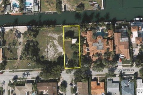 Terrain à Miami, Floride № 2076051