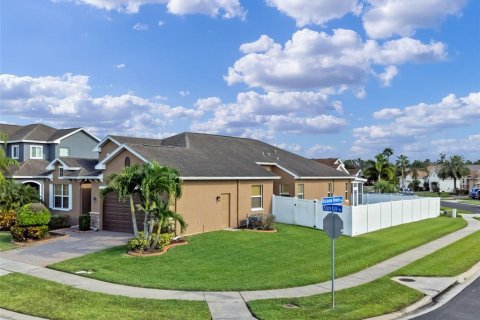 Casa en venta en Kissimmee, Florida, 4 dormitorios, 209.12 m2 № 1904959 - foto 3