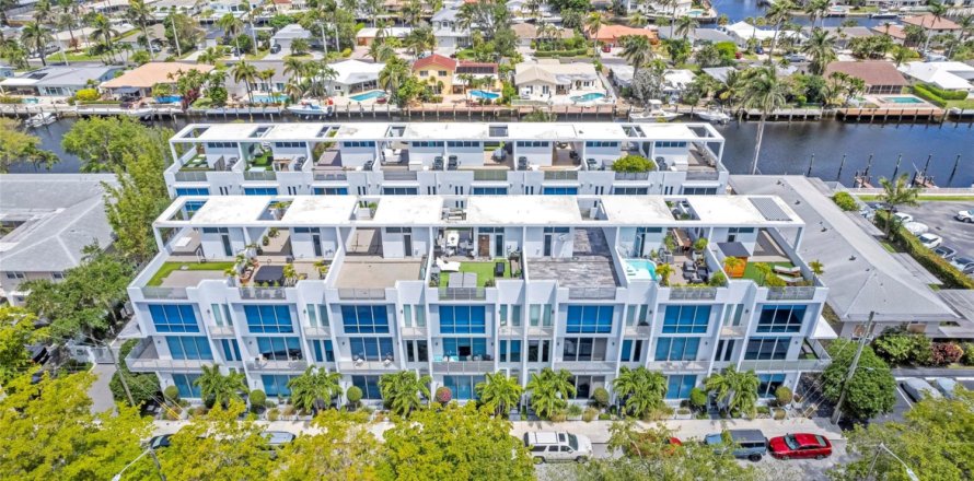 Townhouse in Pompano Beach, Florida 3 bedrooms, 264.49 sq.m. № 1145837