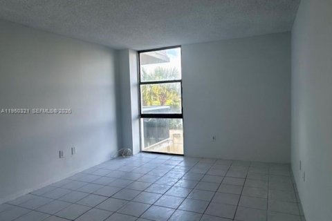 Condo in Aventura, Florida, 2 bedrooms № 2006955 - photo 29