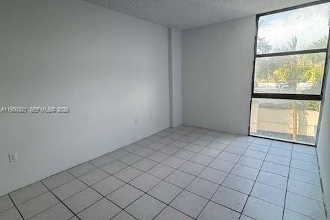 Condo in Aventura, Florida, 2 bedrooms № 2006955 - photo 20