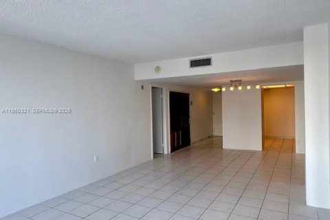 Condo in Aventura, Florida, 2 bedrooms № 2006955 - photo 9