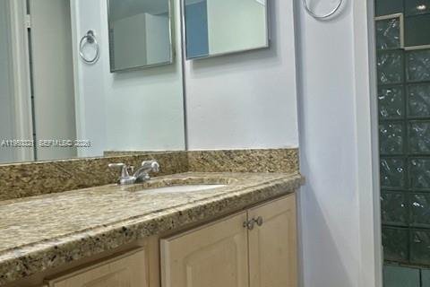 Condo in Aventura, Florida, 2 bedrooms № 2006955 - photo 18