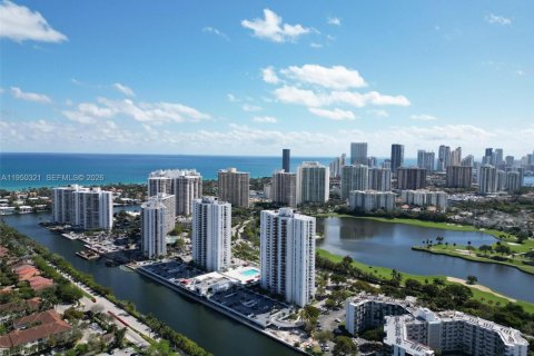 Condo in Aventura, Florida, 2 bedrooms  № 2006955