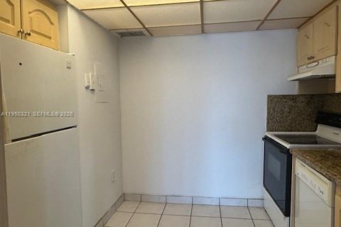 Condo in Aventura, Florida, 2 bedrooms № 2006955 - photo 14