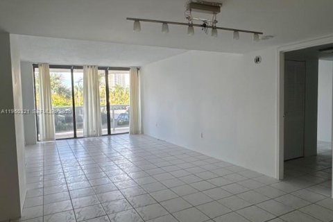 Condo in Aventura, Florida, 2 bedrooms № 2006955 - photo 26