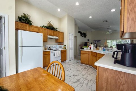 Casa en venta en Spring Hill, Florida, 2 dormitorios, 118.91 m2 № 2222226 - foto 5