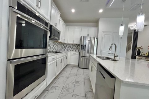 Casa en alquiler en Davenport, Florida, 4 dormitorios, 223.71 m2 № 2285295 - foto 3